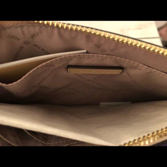 🌸 Michael Kors XL Zip Clutch Wristlet - Picture 8 of 9